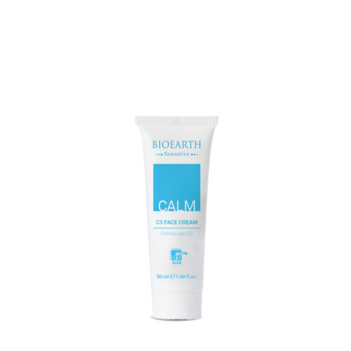 Crema facial Sensitive Calm natural de 50 ml en envase color blanco, producto orgánico para piel sensible